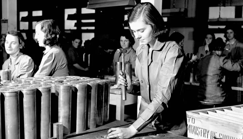 image This year, our End of Second World War collection not only celebrates Canada’s role in the transiton to peace, but also pays tribute to the women who helped us get there. The women who forever changed the status quo and who paved the path for those who wanted to follow in their footsteps. Their contribution must never be forgotton. From land to sea to sky, we honour their legacy.