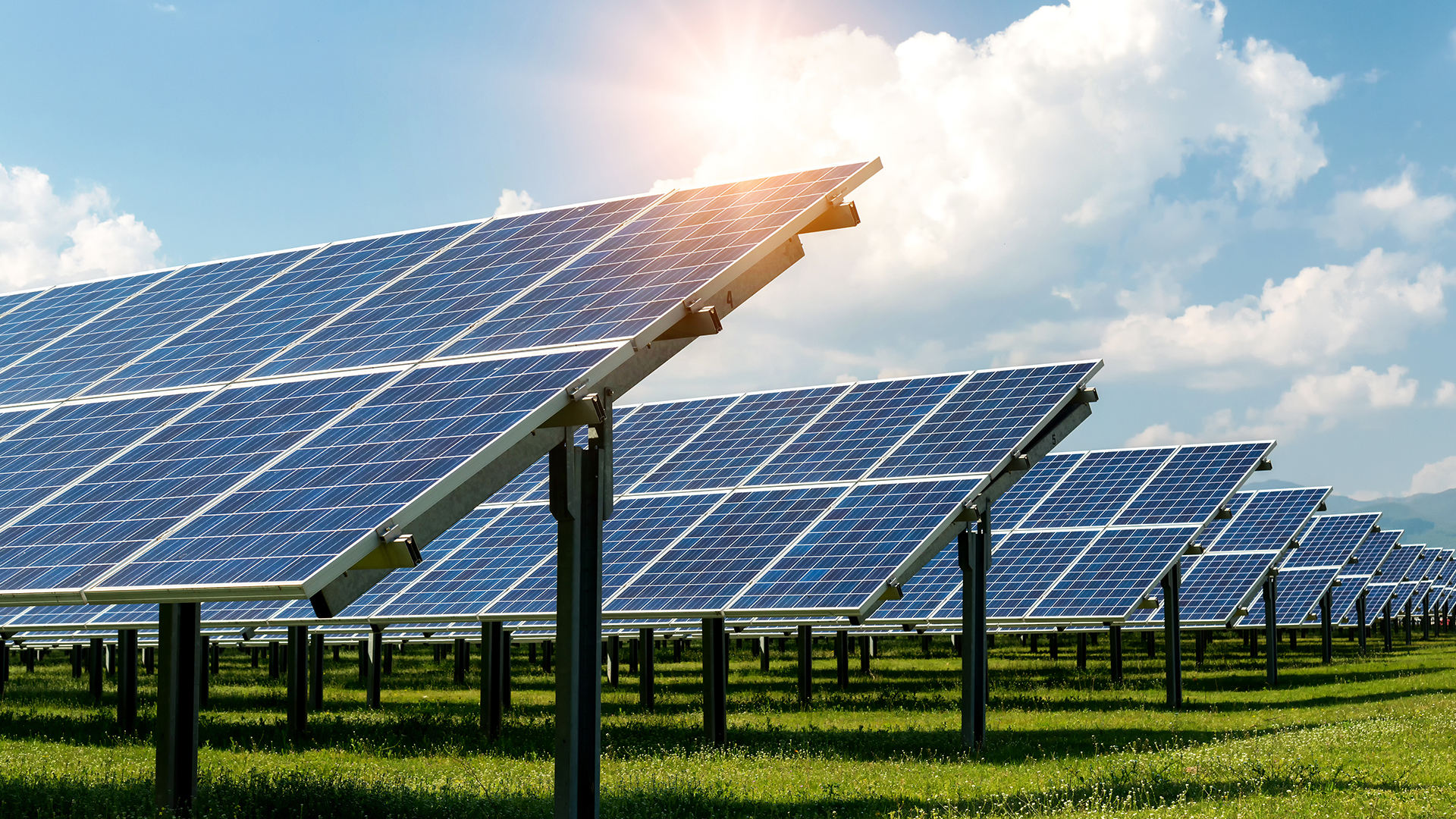 Son excellente conductivité et sa grande réflectivité renforcent l’efficacité des panneaux solaires et des cellules photovoltaïques, ce qui en fait de l'argent un élément essentiel des initiatives en matière d’énergie renouvelable. Son excellente conductivité et sa grande réflectivité renforcent l’efficacité des panneaux solaires et des cellules photovoltaïques, ce qui en fait de l'argent un élément essentiel des initiatives en matière d’énergie renouvelable.
